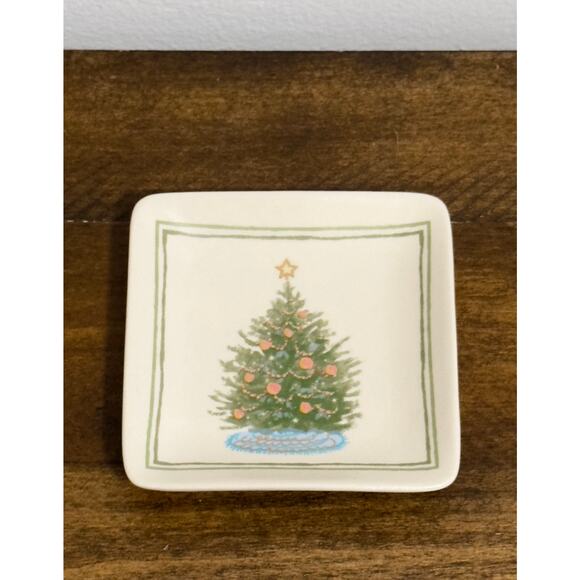 Chad Barrett x Creative Co-Op Christmas Tree and Poinsettia - 4" Trinket Dish - Picture 7 of 10
